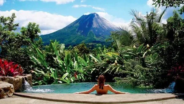 Arenal Volcano and hot springs, a private day trip from San José